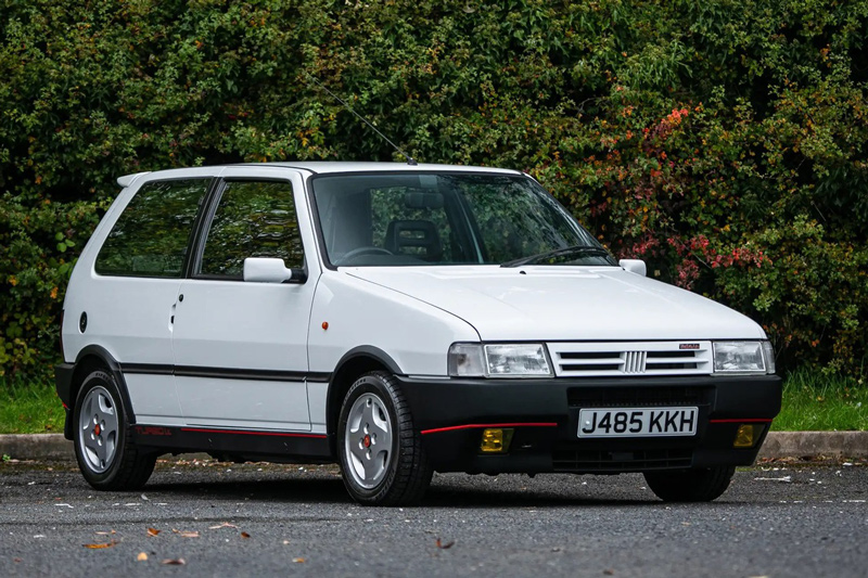 Fiat Uno Turbo von 1991 (© Iconic Auctioneers)